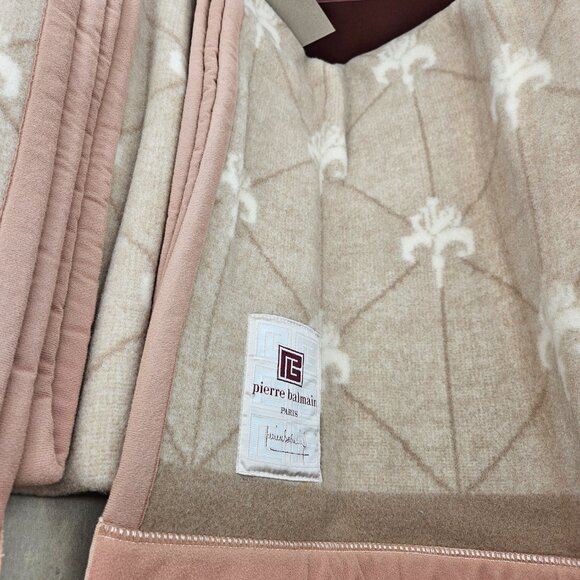 Pierre Balmain Blanket - Picture 6 of 10